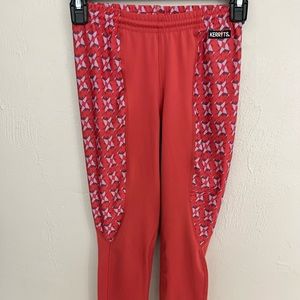 Children’s salmon large Kerrits knee patch riding tights. Equestrian kids